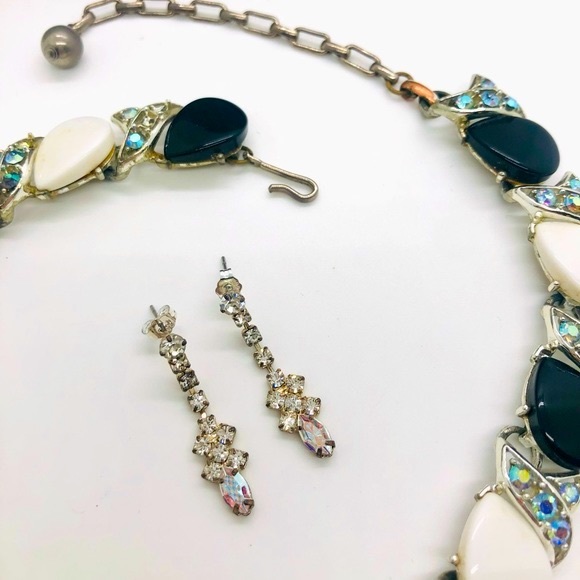 Vintage Thermoset Necklace & Rhinestone Earrings - Picture 13 of 15